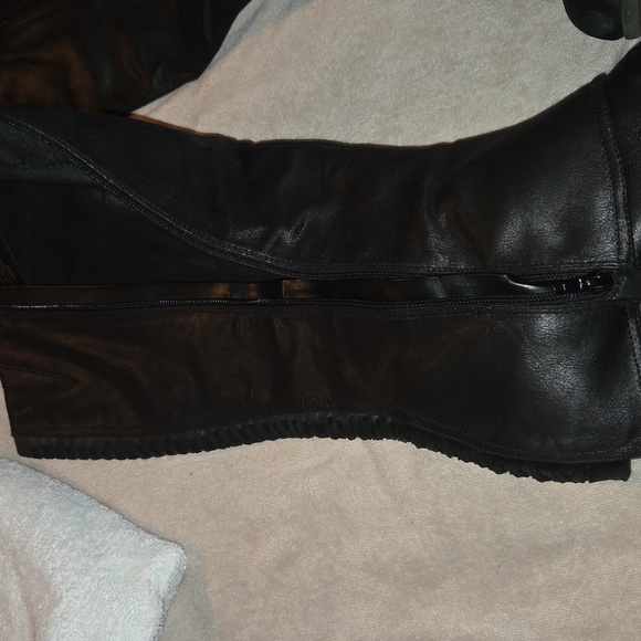 Fergalicious Boots Size 11 - Picture 5 of 12